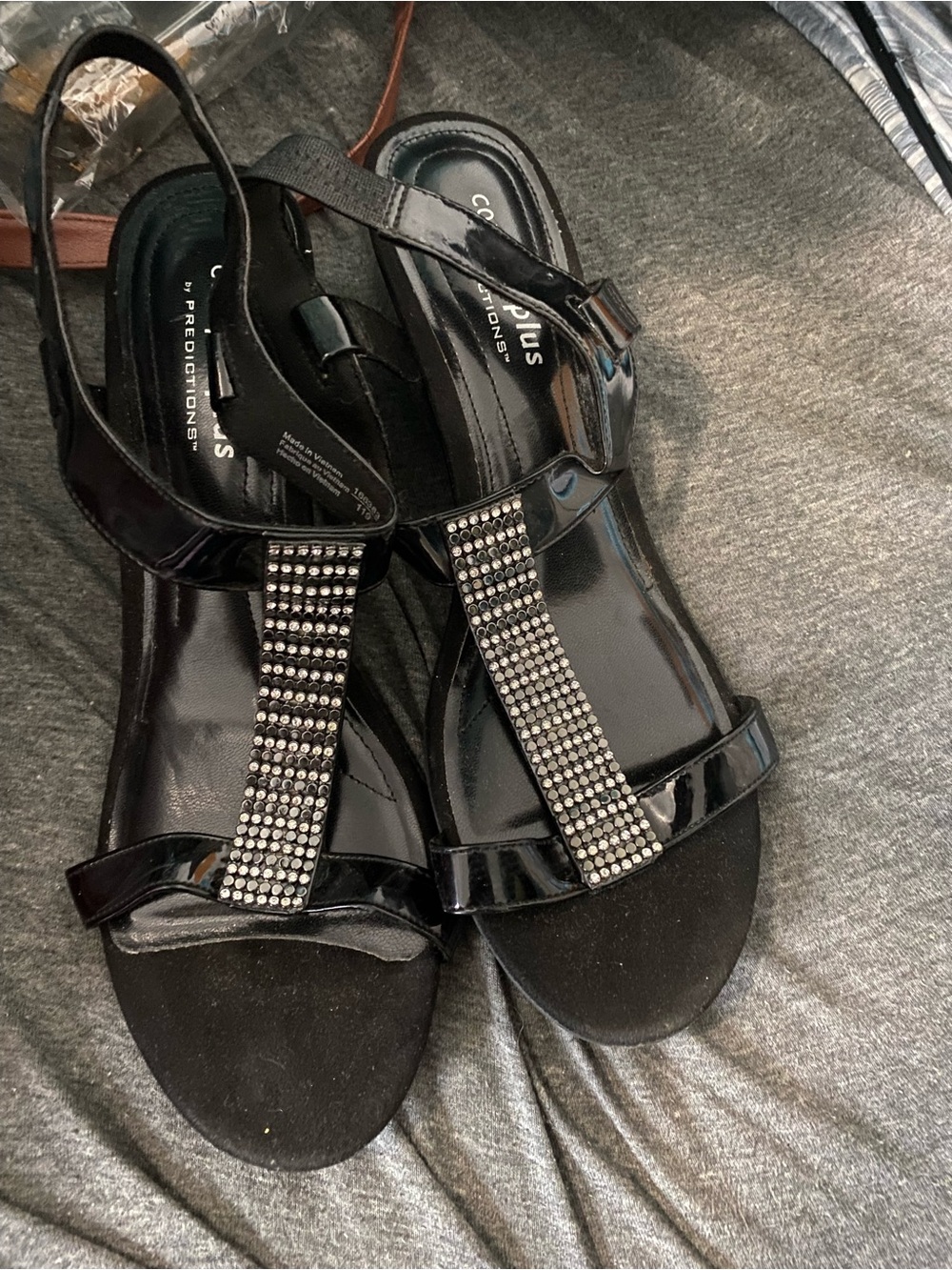 comfort plus by Predictions Black T-Strap Rhinestone Slingback Sandals